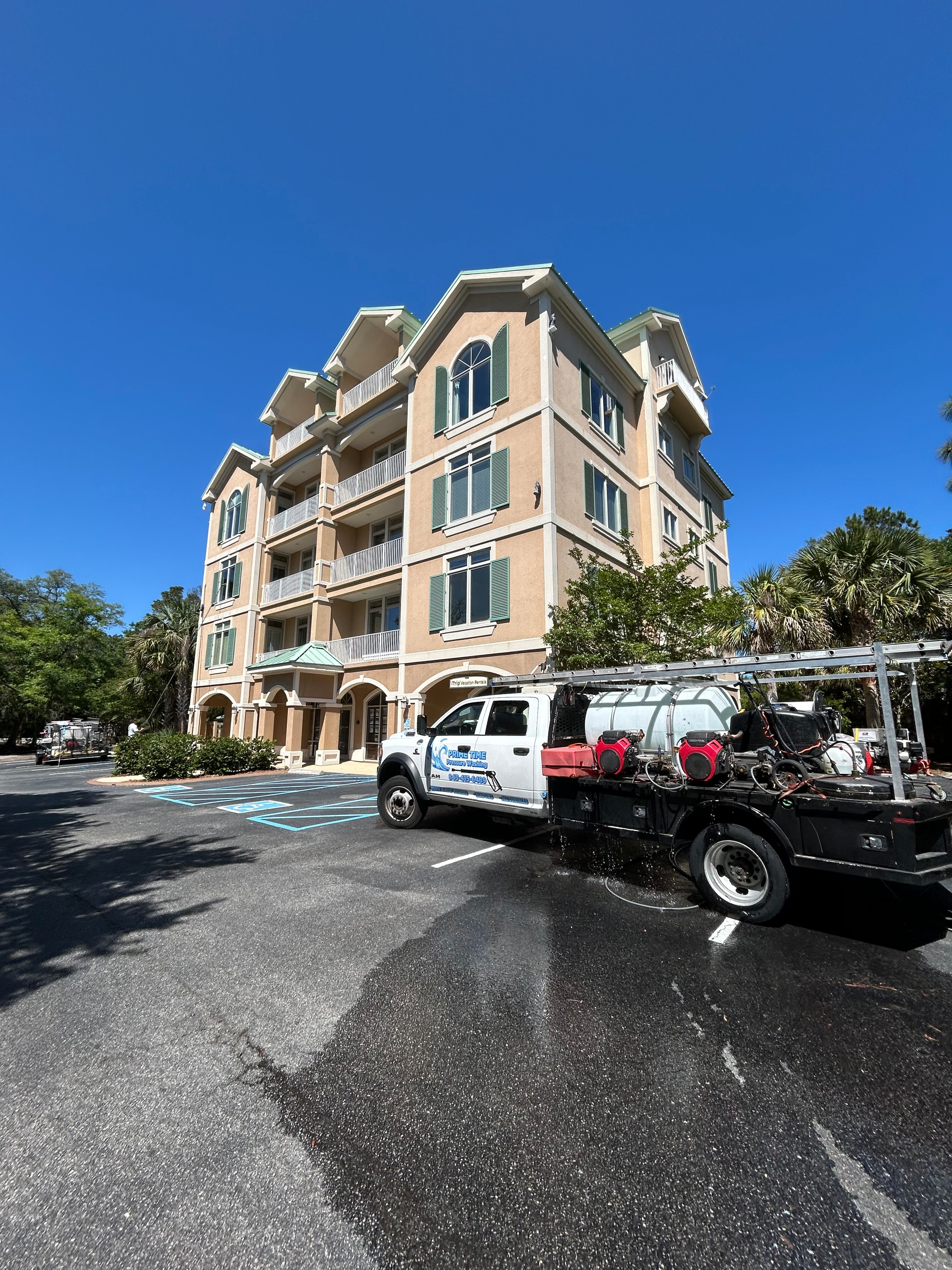 Commercial Pressure Washing